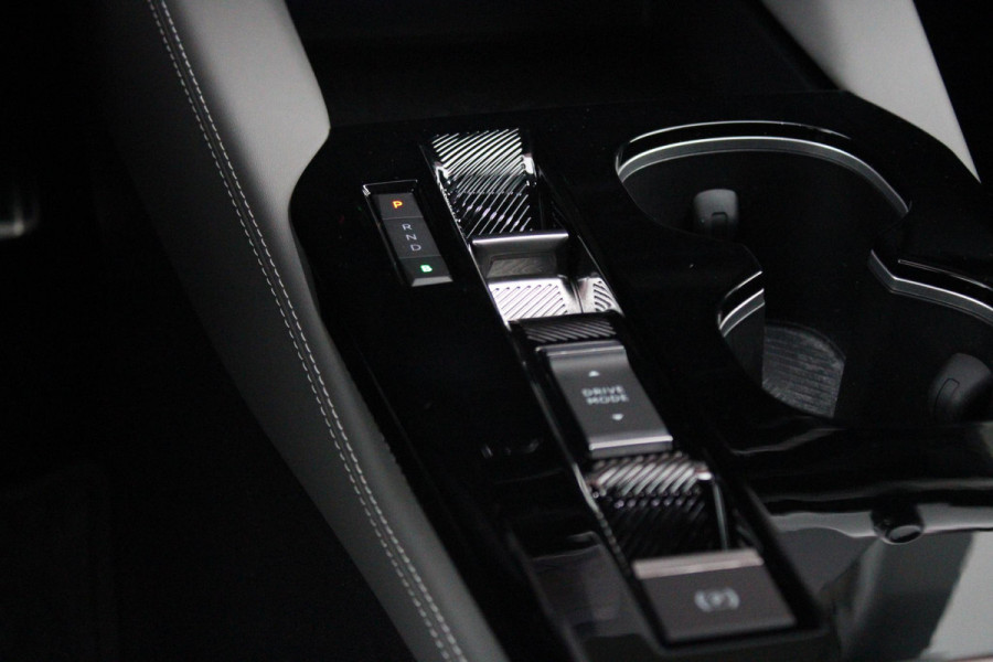 Citroën C5 X 1.6 Plug-in Hybrid 225PK MAX | PANORAMISCH SCHUIF / KANTELDAK | ELEKTRISCHE VOORSTOELEN MET GEHEUGEN | VOORSTOEL VENTILATIE | VOORSTOEL VERWARMING | VOORSTOELEN MET MASSAGE FUNCTIE | LEDEREN BEKLEDING | STUUR VERWARMING | DRAADLOOS APPLE CARPLAY / ANDROID AUTO | 360° CAMERA | KEYLESS ENTRY / START | 19"LICHTMETALEN VELGEN | ELEKTRISCH BEDIENBARE ACHTERKLEP MET HANDSFREE FUNCTIE | HEADUP DISPLAY | NAVIGATIE | ADAPTIVE CRUISE CONTROL |