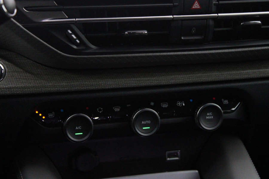 Citroën C5 X 1.6 Plug-in Hybrid 225PK MAX | PANORAMISCH SCHUIF / KANTELDAK | ELEKTRISCHE VOORSTOELEN MET GEHEUGEN | VOORSTOEL VENTILATIE | VOORSTOEL VERWARMING | VOORSTOELEN MET MASSAGE FUNCTIE | LEDEREN BEKLEDING | STUUR VERWARMING | DRAADLOOS APPLE CARPLAY / ANDROID AUTO | 360° CAMERA | KEYLESS ENTRY / START | 19"LICHTMETALEN VELGEN | ELEKTRISCH BEDIENBARE ACHTERKLEP MET HANDSFREE FUNCTIE | HEADUP DISPLAY | NAVIGATIE | ADAPTIVE CRUISE CONTROL |