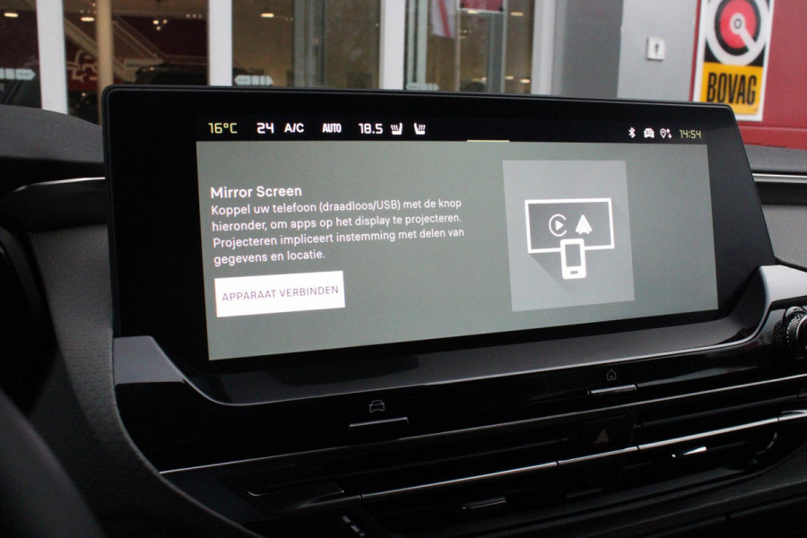 Citroën C5 X 1.6 Plug-in Hybrid 225PK MAX | PANORAMISCH SCHUIF / KANTELDAK | ELEKTRISCHE VOORSTOELEN MET GEHEUGEN | VOORSTOEL VENTILATIE | VOORSTOEL VERWARMING | VOORSTOELEN MET MASSAGE FUNCTIE | LEDEREN BEKLEDING | STUUR VERWARMING | DRAADLOOS APPLE CARPLAY / ANDROID AUTO | 360° CAMERA | KEYLESS ENTRY / START | 19"LICHTMETALEN VELGEN | ELEKTRISCH BEDIENBARE ACHTERKLEP MET HANDSFREE FUNCTIE | HEADUP DISPLAY | NAVIGATIE | ADAPTIVE CRUISE CONTROL |