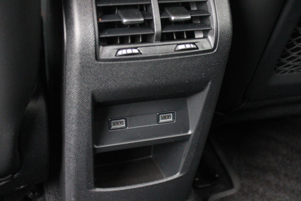 Citroën C5 X 1.6 Plug-in Hybrid 225PK MAX | PANORAMISCH SCHUIF / KANTELDAK | ELEKTRISCHE VOORSTOELEN MET GEHEUGEN | VOORSTOEL VENTILATIE | VOORSTOEL VERWARMING | VOORSTOELEN MET MASSAGE FUNCTIE | LEDEREN BEKLEDING | STUUR VERWARMING | DRAADLOOS APPLE CARPLAY / ANDROID AUTO | 360° CAMERA | KEYLESS ENTRY / START | 19"LICHTMETALEN VELGEN | ELEKTRISCH BEDIENBARE ACHTERKLEP MET HANDSFREE FUNCTIE | HEADUP DISPLAY | NAVIGATIE | ADAPTIVE CRUISE CONTROL |