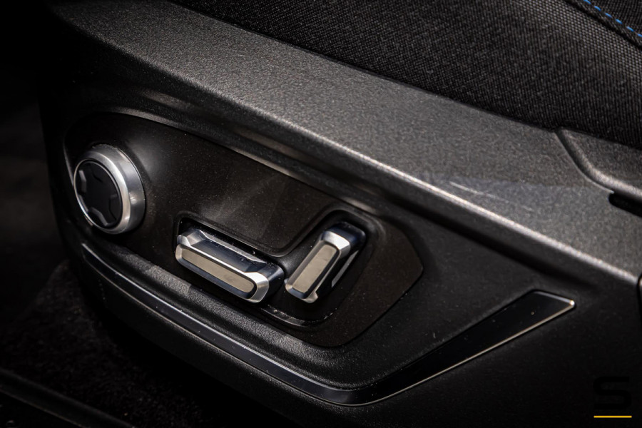 Lynk & Co 01 1.5|NAP|Pano|E-stoel|Cam|Black|FullOption|1eig