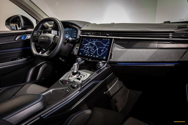 Lynk & Co 01 1.5|NAP|Pano|E-stoel|Cam|Black|FullOption|1eig