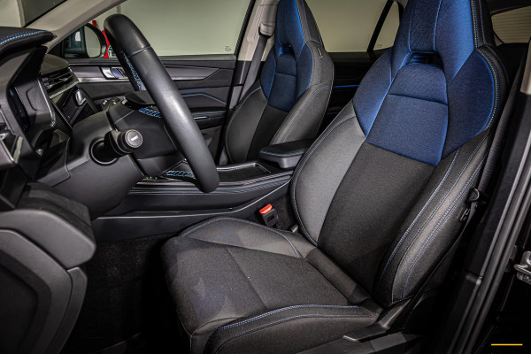 Lynk & Co 01 1.5|NAP|Pano|E-stoel|Cam|Black|FullOption|1eig