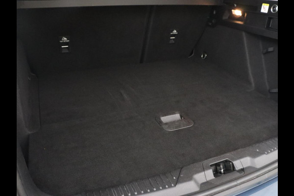 Ford Focus 1.5 EcoBoost Active | Stoel & stuurverwarming | Trekhaak | Camera | Adaptive cruise | Carplay | Navigatie | B&O Sound | Climate control | Keyless | Full LED | Park Assist