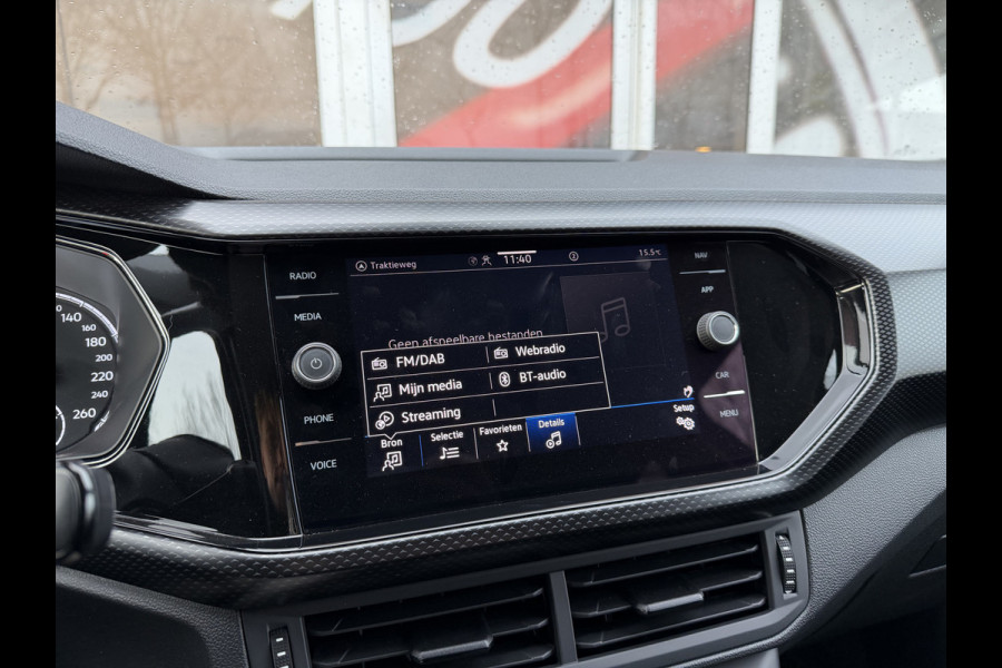 Volkswagen T-Cross 1.0 TSI Life / Adaptive Cruise / Carplay / Navigatie / Airco / Achteruitrij- camera /