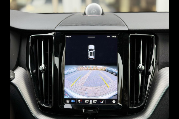 Volvo XC60 2.0 T8 Plug-in hybrid AWD R-Design |Facelift|Pano|Bowers & Wilkins|Stoel Ventilatie|Pilot Assist|Trekhaak