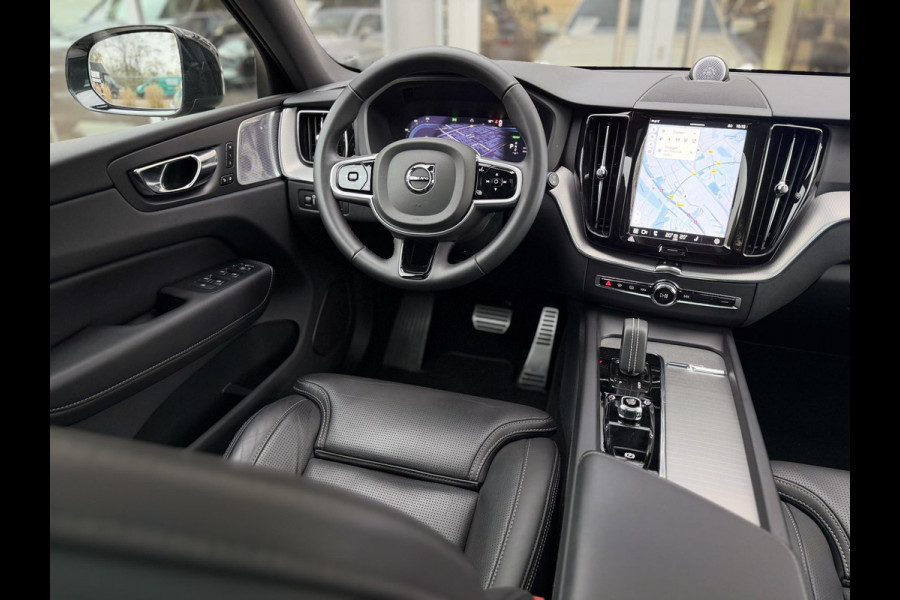 Volvo XC60 2.0 T8 Plug-in hybrid AWD R-Design |Facelift|Pano|Bowers & Wilkins|Stoel Ventilatie|Pilot Assist|Trekhaak