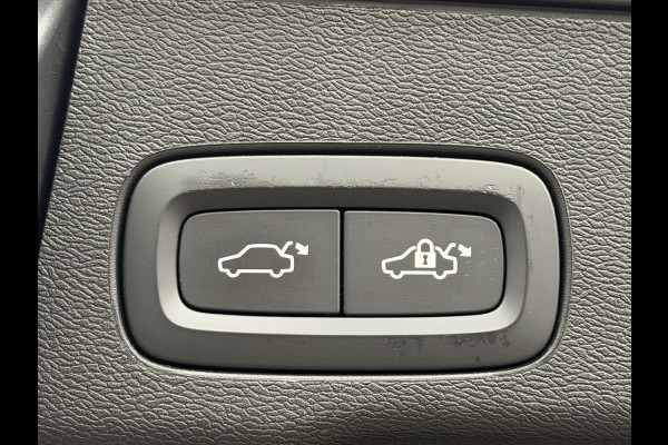 Volvo XC60 2.0 T8 Plug-in hybrid AWD R-Design |Facelift|Pano|Bowers & Wilkins|Stoel Ventilatie|Pilot Assist|Trekhaak