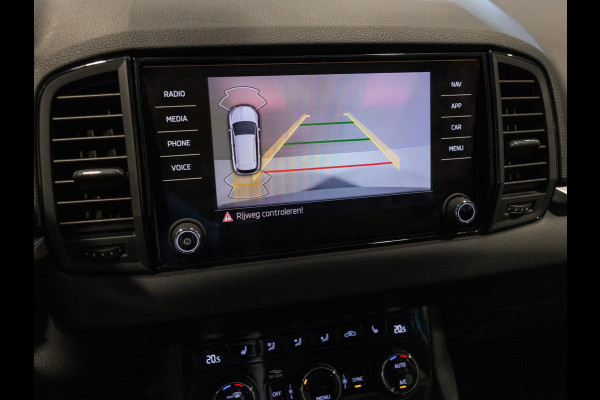 Škoda Karoq 1.5 TSI ACT Business Edition / 150pk / Achteruitrij camera / Stoelverwarming / Adaptieve cruise control /