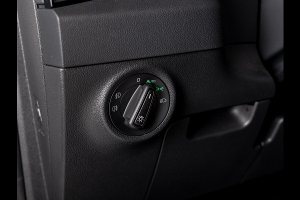 Škoda Karoq 1.5 TSI ACT Business Edition / 150pk / Achteruitrij camera / Stoelverwarming / Adaptieve cruise control /