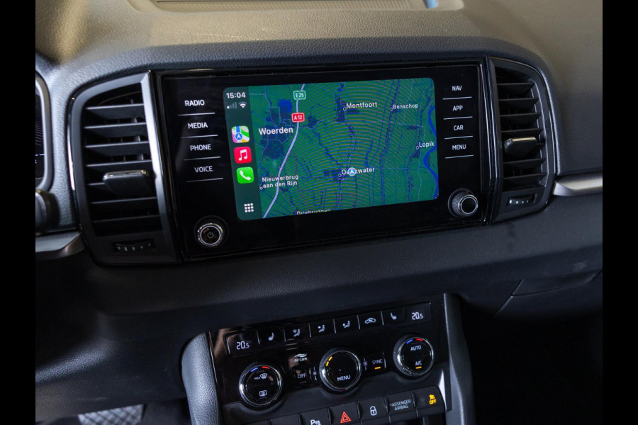 Škoda Karoq 1.5 TSI ACT Business Edition / 150pk / Achteruitrij camera / Stoelverwarming / Adaptieve cruise control /