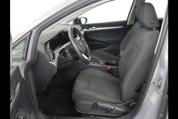 Volkswagen Golf 1.0 eTSI Life | Camera | Carplay | Navigatie | Sfeerverlichting | Parkeerhulp | Adaptive cruise | Digital Cockpit | Climate control | Bluetooth | Full LED
