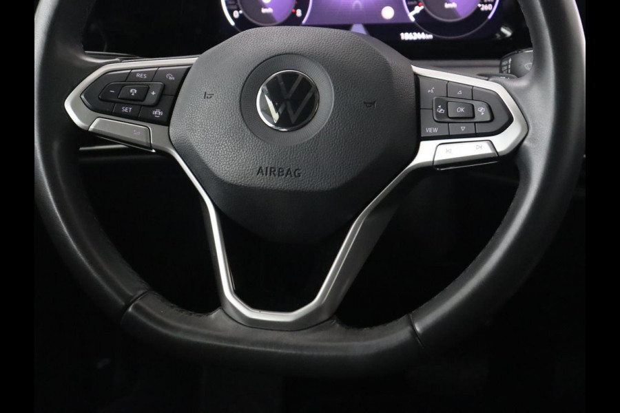 Volkswagen Golf 1.0 eTSI Life | Camera | Carplay | Navigatie | Sfeerverlichting | Parkeerhulp | Adaptive cruise | Digital Cockpit | Climate control | Bluetooth | Full LED