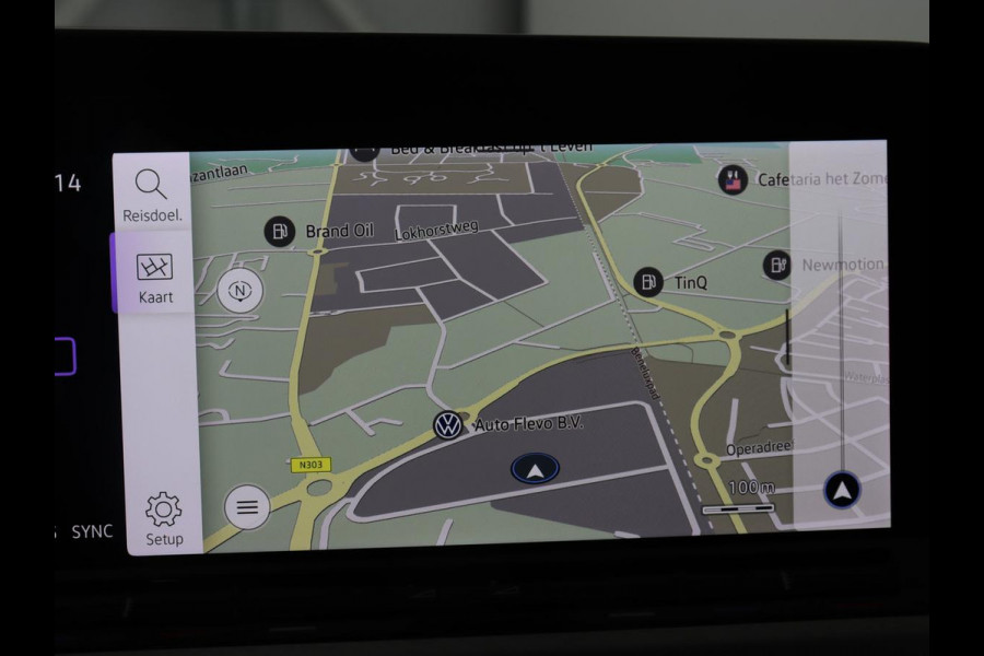 Volkswagen Golf 1.0 eTSI Life | Camera | Carplay | Navigatie | Sfeerverlichting | Parkeerhulp | Adaptive cruise | Digital Cockpit | Climate control | Bluetooth | Full LED