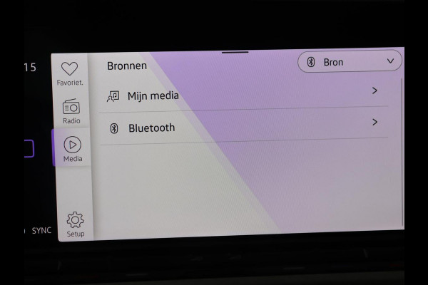 Volkswagen Golf 1.0 eTSI Life | Camera | Carplay | Navigatie | Sfeerverlichting | Parkeerhulp | Adaptive cruise | Digital Cockpit | Climate control | Bluetooth | Full LED