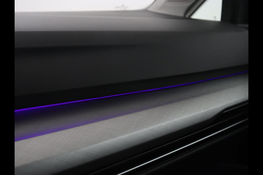 Volkswagen Golf 1.0 eTSI Life | Camera | Carplay | Navigatie | Sfeerverlichting | Parkeerhulp | Adaptive cruise | Digital Cockpit | Climate control | Bluetooth | Full LED