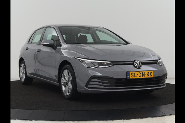 Volkswagen Golf 1.0 eTSI Life | Camera | Carplay | Navigatie | Sfeerverlichting | Parkeerhulp | Adaptive cruise | Digital Cockpit | Climate control | Bluetooth | Full LED