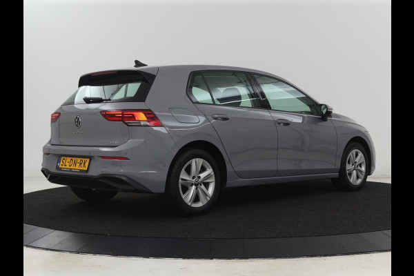 Volkswagen Golf 1.0 eTSI Life | Camera | Carplay | Navigatie | Sfeerverlichting | Parkeerhulp | Adaptive cruise | Digital Cockpit | Climate control | Bluetooth | Full LED