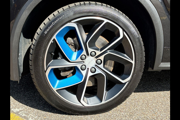 Lynk & Co 01 1.5 Plug in Hybrid 261pk | SkyRoof | 360° Camera | Climate Pack | Pilot Assist | Park Assist | Carplay Android auto