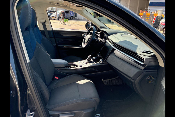 Lynk & Co 01 1.5 Plug in Hybrid 261pk | SkyRoof | 360° Camera | Climate Pack | Pilot Assist | Park Assist | Carplay Android auto