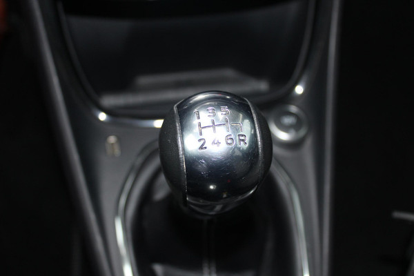 Ford Puma 1.0 EcoBoost 125 PK Hybrid Titanium X | Winterpack | Adaptieve Cruise Control | Massagestoelen | Electrische Achterklep | Camera | Climate Control | Navigatie | PDC V+A | BLIS