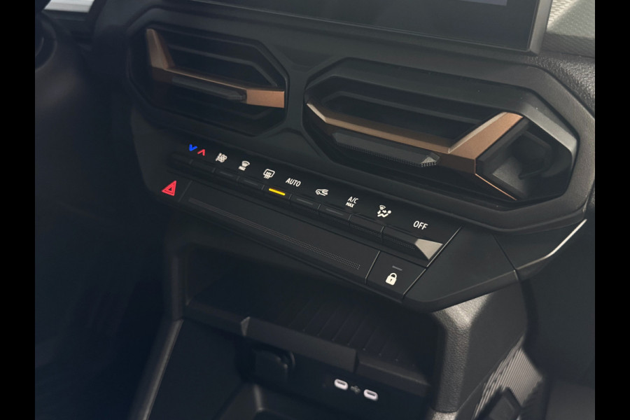 Dacia Duster 1.6 HYBRID EXTREME SANDSTONE CAMERA CARLAY NAVI STOEL/STUUR/RUIT VERW. LED PDC