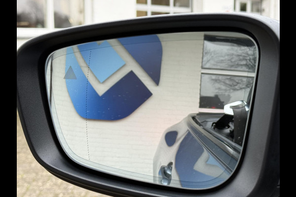 BMW 4 Serie Cabrio 420i High Executive | NEKVERWARMING | DRIVING ASS. PROFF. | HEAD UP | KEYLESS ENTRY |