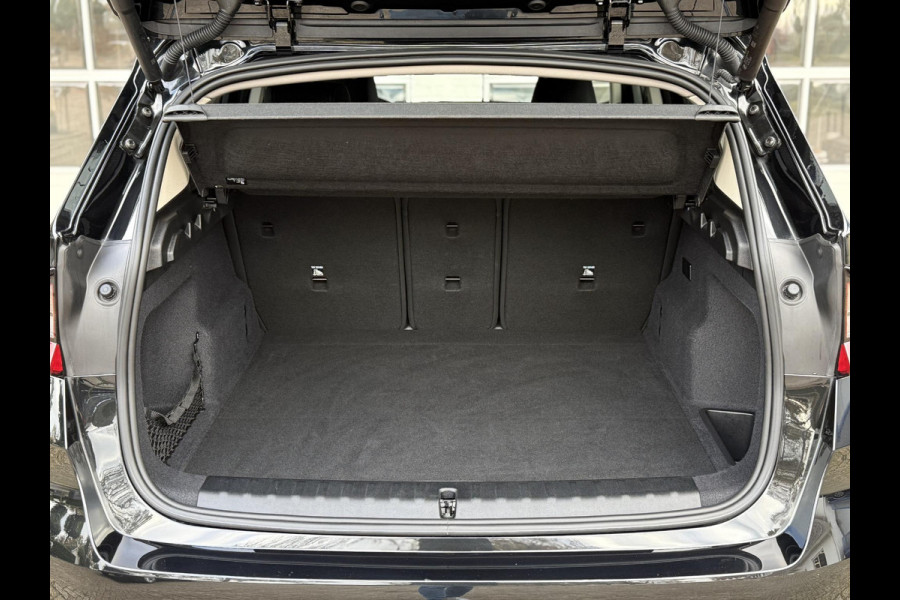BMW X1 xDrive30e X LINE | DRIVING PROFF. | SPORTSTOELEN | LEDER | TREKHAAK | ELEKTR. STOELEN |