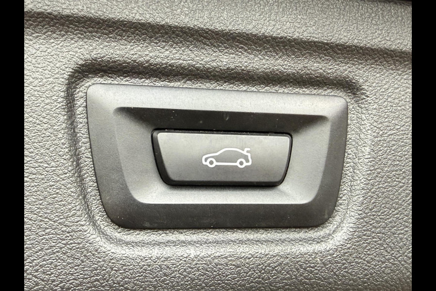 BMW 3 Serie Touring 330e M SPORT LCI | DRIVING PROFF. | TREKHAAK | 360 CAMERA | LEDER |