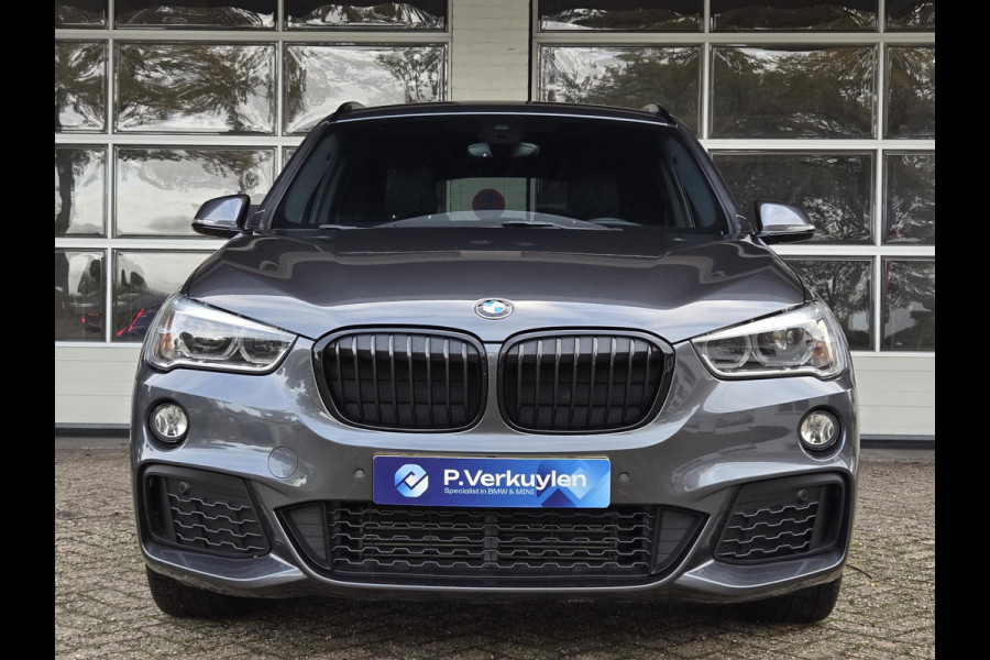 BMW X1 sDrive20i M SPORT | LEDER | TREKHAAK | NAVIGATIE | STOEL- STUURWIELVERWARMING | ELEKTR. KOFFERKLEP |