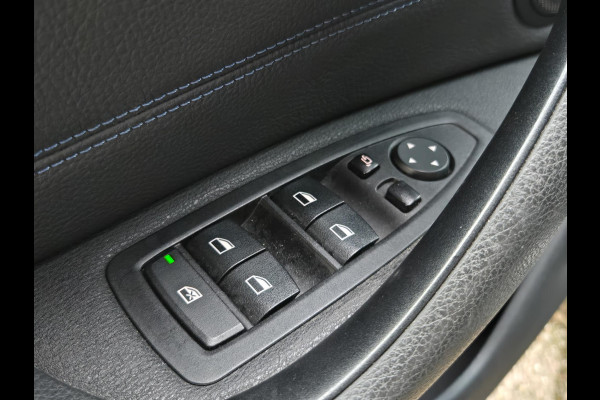 BMW X1 sDrive20i M SPORT | LEDER | TREKHAAK | NAVIGATIE | STOEL- STUURWIELVERWARMING | ELEKTR. KOFFERKLEP |