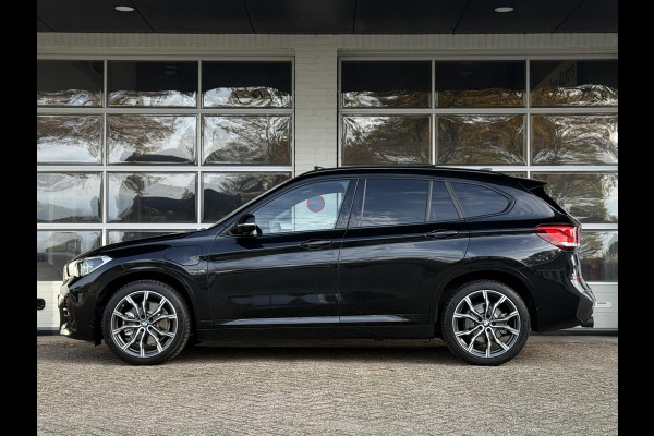 BMW X1 xDrive25e M SPORT | PANORAMA | ELEKTR. STOELEN | HARMAN KARDON | LEDER | 19 INCH LM VELGEN | TREKHAAK |