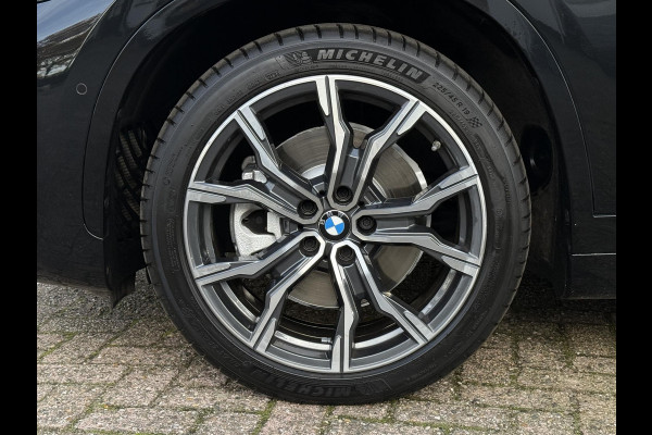 BMW X1 xDrive25e M SPORT | PANORAMA | ELEKTR. STOELEN | HARMAN KARDON | LEDER | 19 INCH LM VELGEN | TREKHAAK |