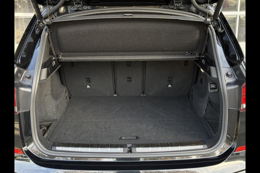 BMW X1 xDrive25e M SPORT | PANORAMA | ELEKTR. STOELEN | HARMAN KARDON | LEDER | 19 INCH LM VELGEN | TREKHAAK |