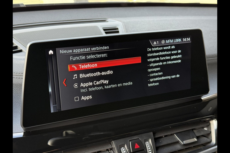 BMW X1 xDrive25e M SPORT | PANORAMA | ELEKTR. STOELEN | HARMAN KARDON | LEDER | 19 INCH LM VELGEN | TREKHAAK |