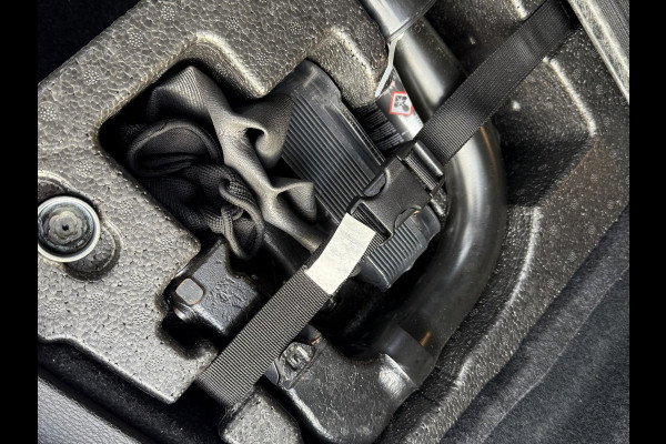 BMW X1 xDrive25e M SPORT | PANORAMA | ELEKTR. STOELEN | HARMAN KARDON | LEDER | 19 INCH LM VELGEN | TREKHAAK |