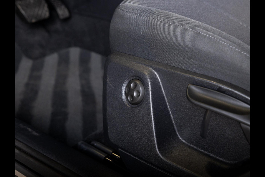 Audi Q2 35 TFSI Advanced edition / 150pk / Stoelverwarming / Keyless entry / Matrix LED / Adaptieve cruise control /