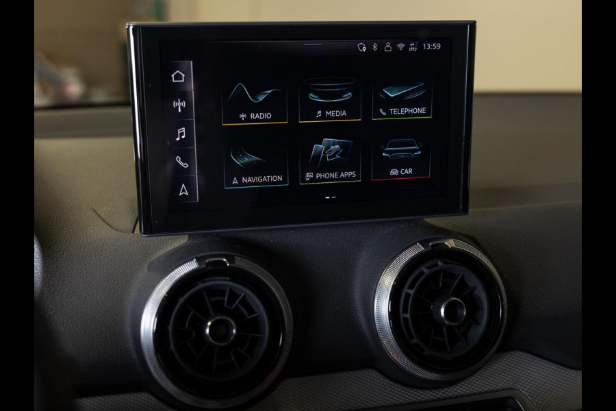 Audi Q2 35 TFSI Advanced edition / 150pk / Stoelverwarming / Keyless entry / Matrix LED / Adaptieve cruise control /