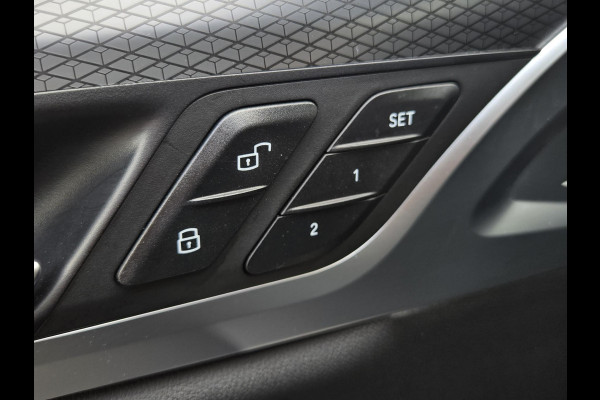 BMW X3 xDrive30e M SPORT LCI | ELEKTR. STOELEN MEMORY | PANORAMA | CAMERA | LEDER |