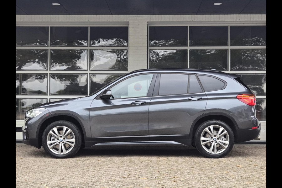 BMW X1 sDrive20i SPORTLINE | HARMAN KARDON | SPORTSTOELEN | TREKHAAK | STOELVERWARMING |