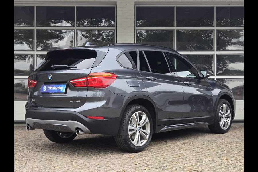 BMW X1 sDrive20i SPORTLINE | HARMAN KARDON | SPORTSTOELEN | TREKHAAK | STOELVERWARMING |