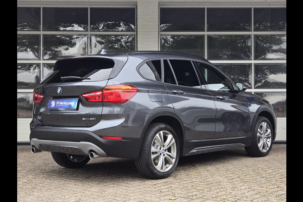 BMW X1 sDrive20i SPORTLINE | HARMAN KARDON | SPORTSTOELEN | TREKHAAK | STOELVERWARMING |