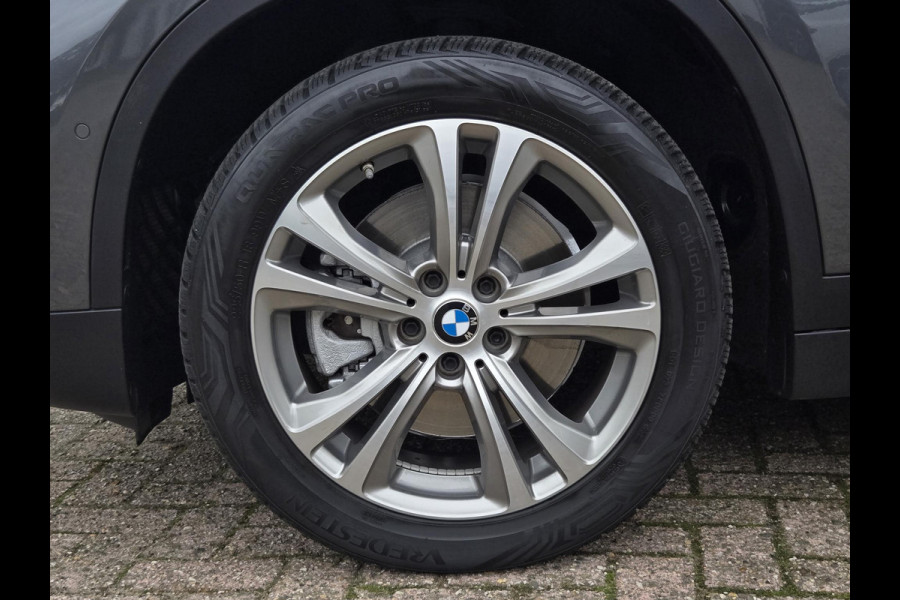 BMW X1 sDrive20i SPORTLINE | HARMAN KARDON | SPORTSTOELEN | TREKHAAK | STOELVERWARMING |