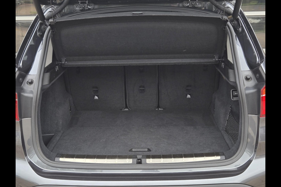 BMW X1 sDrive20i SPORTLINE | HARMAN KARDON | SPORTSTOELEN | TREKHAAK | STOELVERWARMING |
