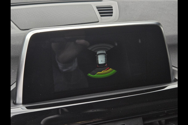 BMW X1 sDrive20i SPORTLINE | HARMAN KARDON | SPORTSTOELEN | TREKHAAK | STOELVERWARMING |