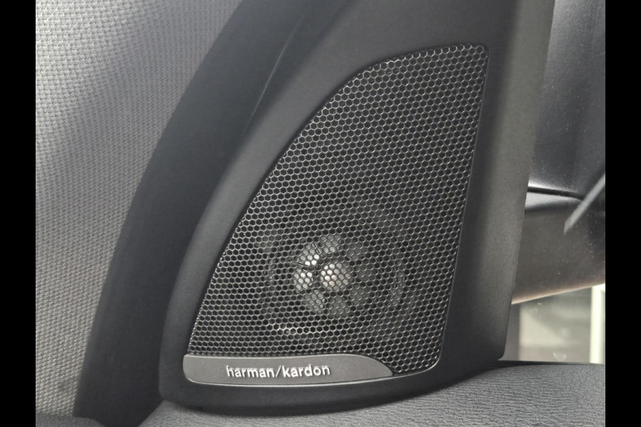 BMW X1 sDrive20i SPORTLINE | HARMAN KARDON | SPORTSTOELEN | TREKHAAK | STOELVERWARMING |