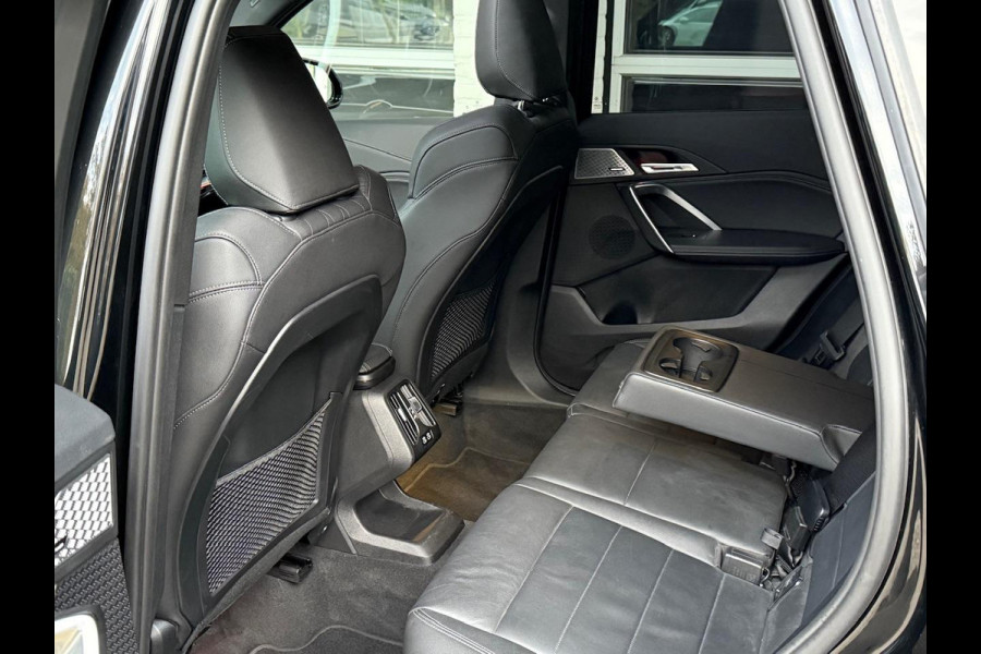 BMW X1 xDrive23i M SPORT | PANORAMADAK | TREKHAAK | HARMAN KARDON | DRIVING PROFF. | MEMORY SEATS |