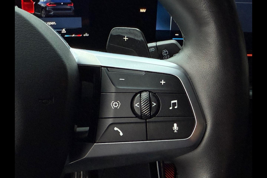 BMW X1 xDrive23i M SPORT | PANORAMADAK | TREKHAAK | HARMAN KARDON | DRIVING PROFF. | MEMORY SEATS |