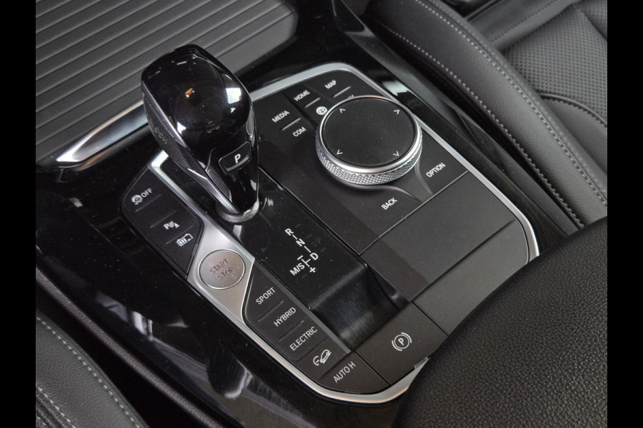 BMW X3 xDrive30e LCI | SPORTSTOELEN | LEDER | TREKHAAK | LIVE COCKPIT PLUS |