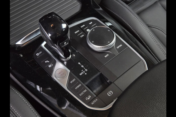 BMW X3 xDrive30e LCI | SPORTSTOELEN | LEDER | TREKHAAK | LIVE COCKPIT PLUS |